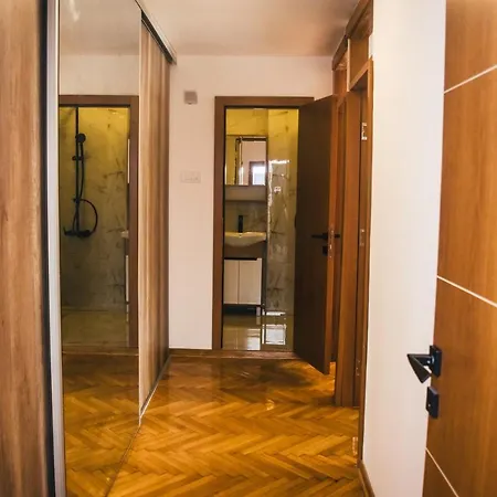 Apartment Aparment Theatre
